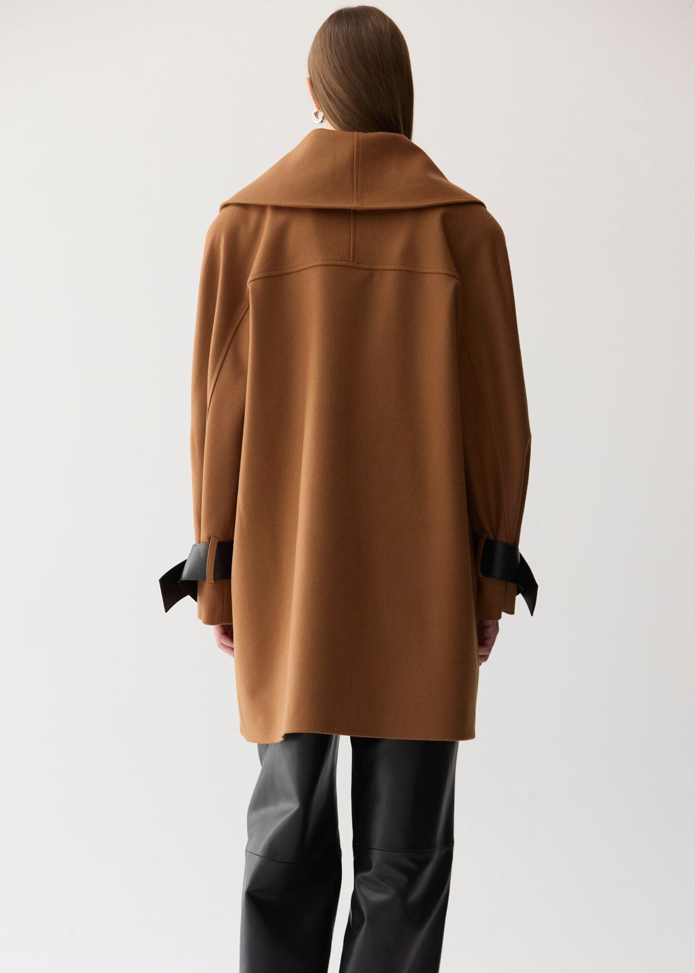 Abrigo de lana corto camel Miguel Marinero