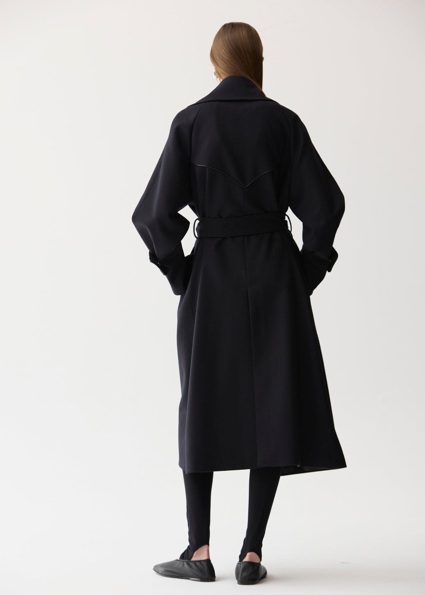 Abrigo largo envolvente cinturón azul Miguel Marinero