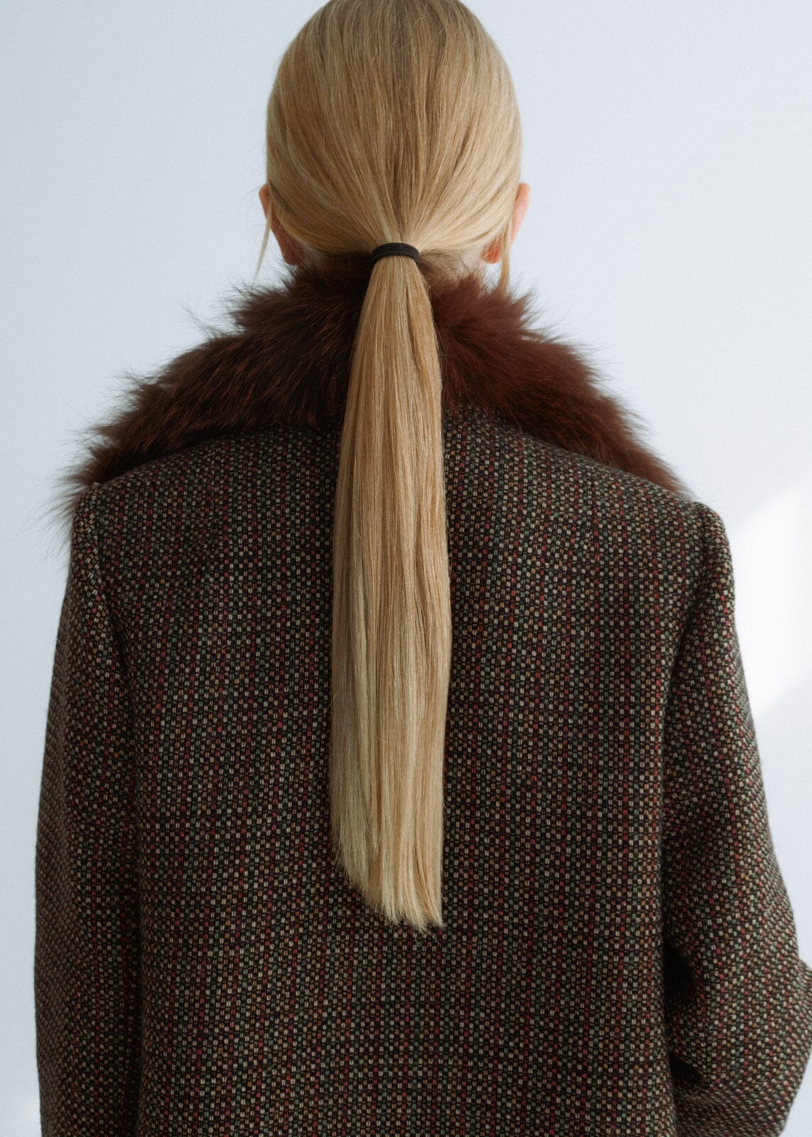 Abrigo largo lana textura detalle pelo Miguel Marinero