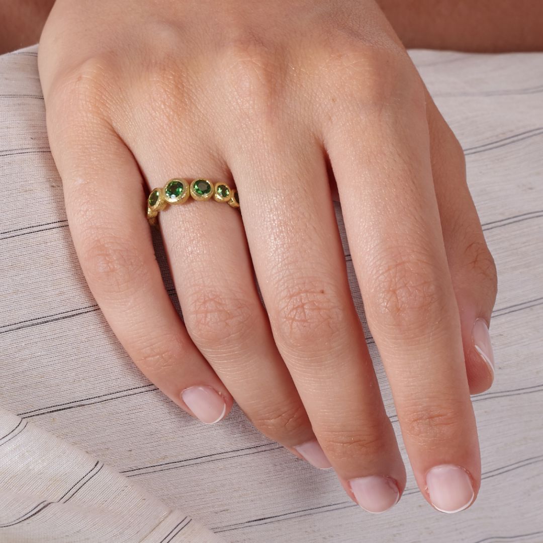 Anillo 9 Bubbles – Oro Amarillo 18k y Tsavoritas Rings Elena Carrera
