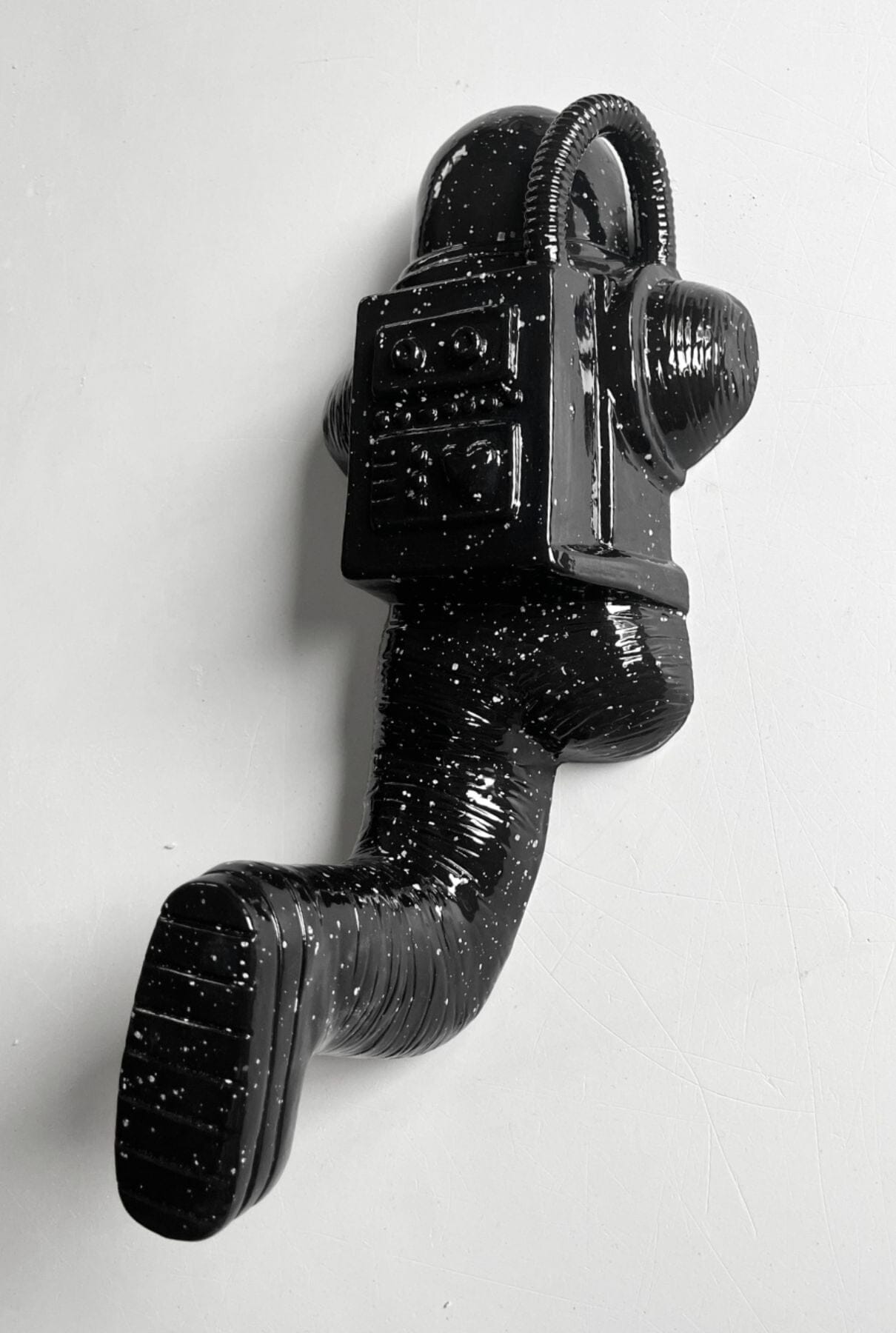 Astronauta interestelar - Negro Sculptures Nohaymapas