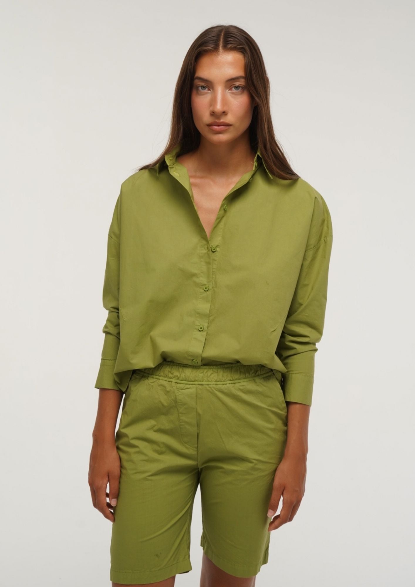 BERMUDA POPE GREEN Short Commelle