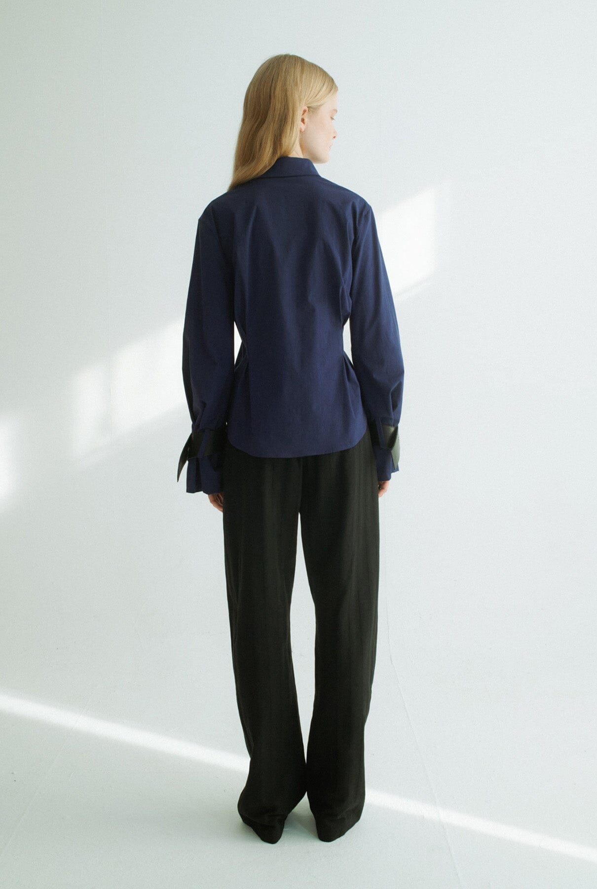 Camisa entallada azul con detalle negro Shirts & blouses Miguel Marinero