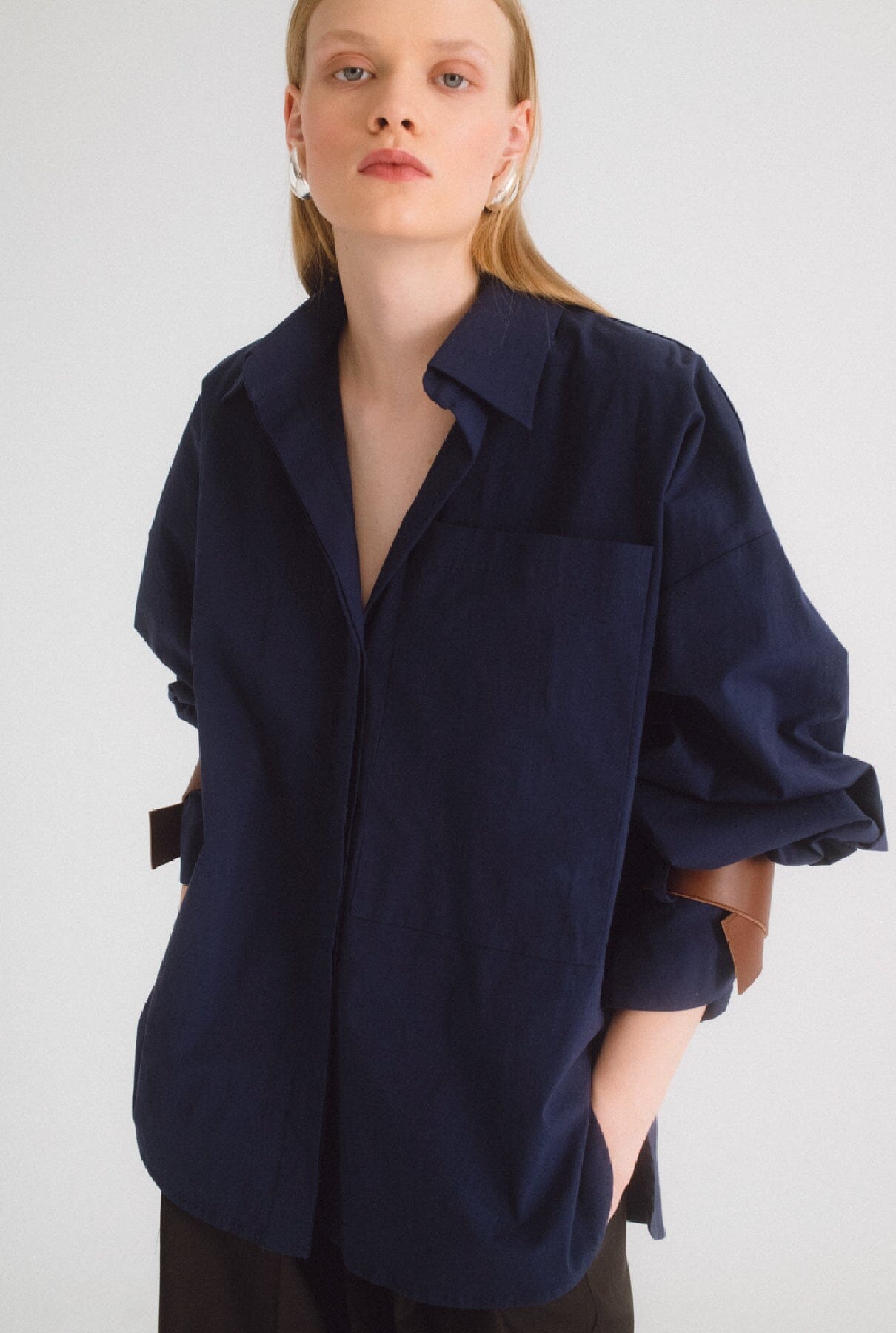 Camisa oversize azul con cuero marrón Shirts & blouses Miguel Marinero