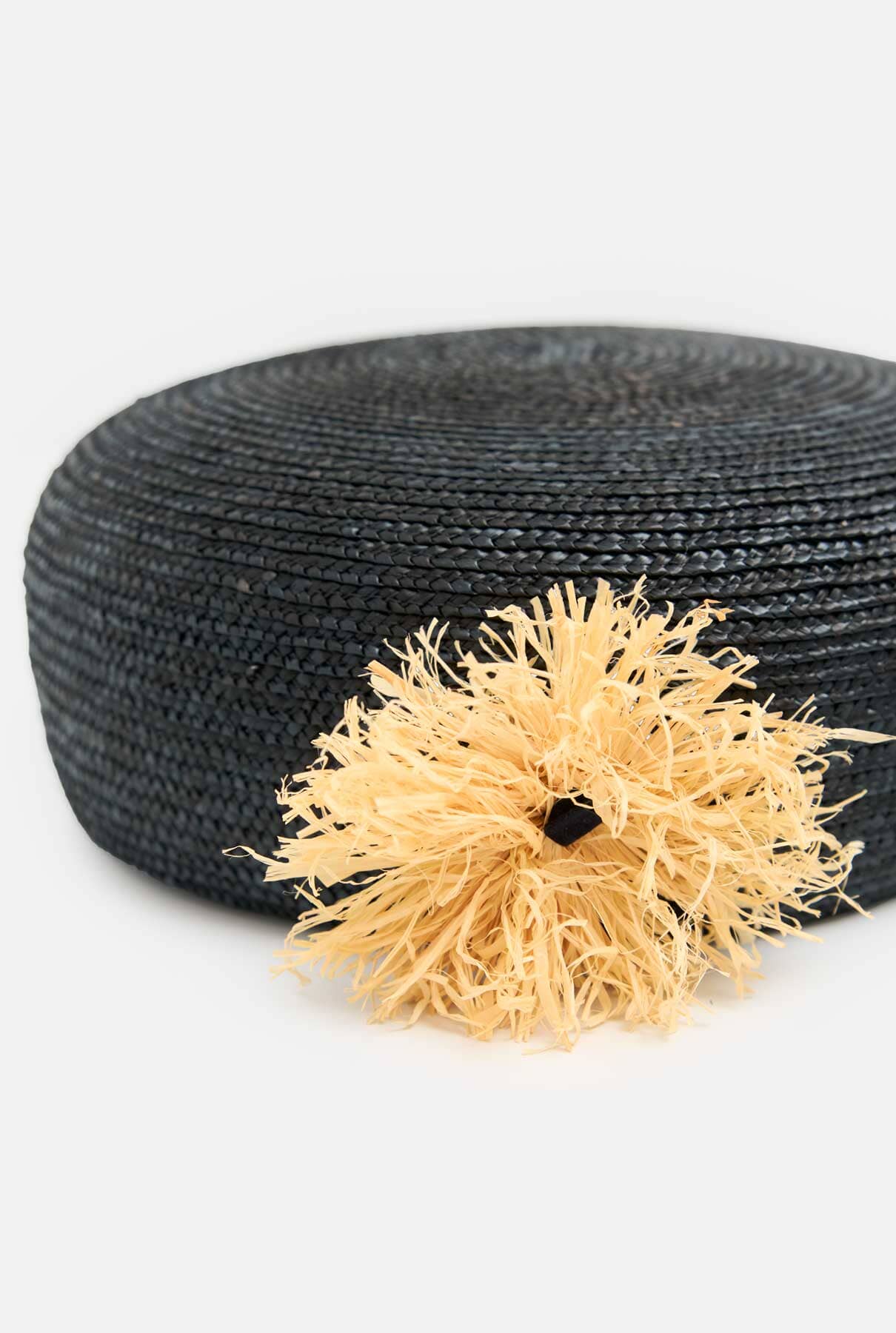 Casquete NEGRO POMPÓN Hats Alexia Alvarez de Toledo