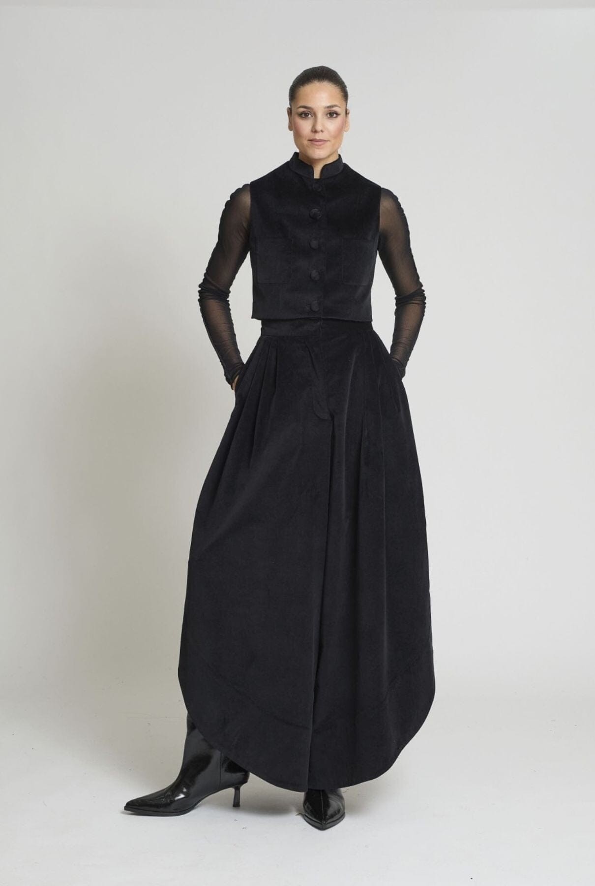 CHALECO LOLITA NEGRO VESTS Zaitegui Studio