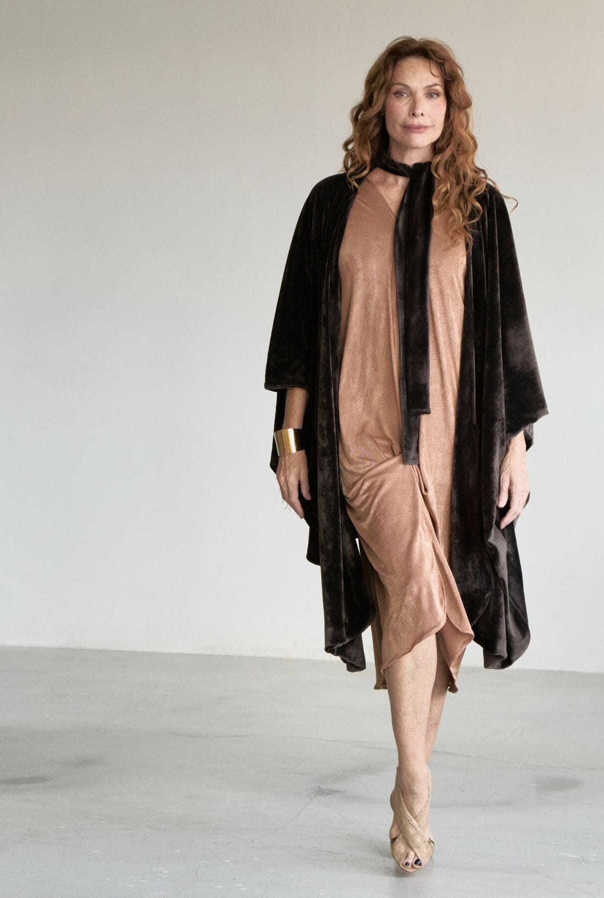 LIZ VESTIDO BEIGE Dresses Duyos