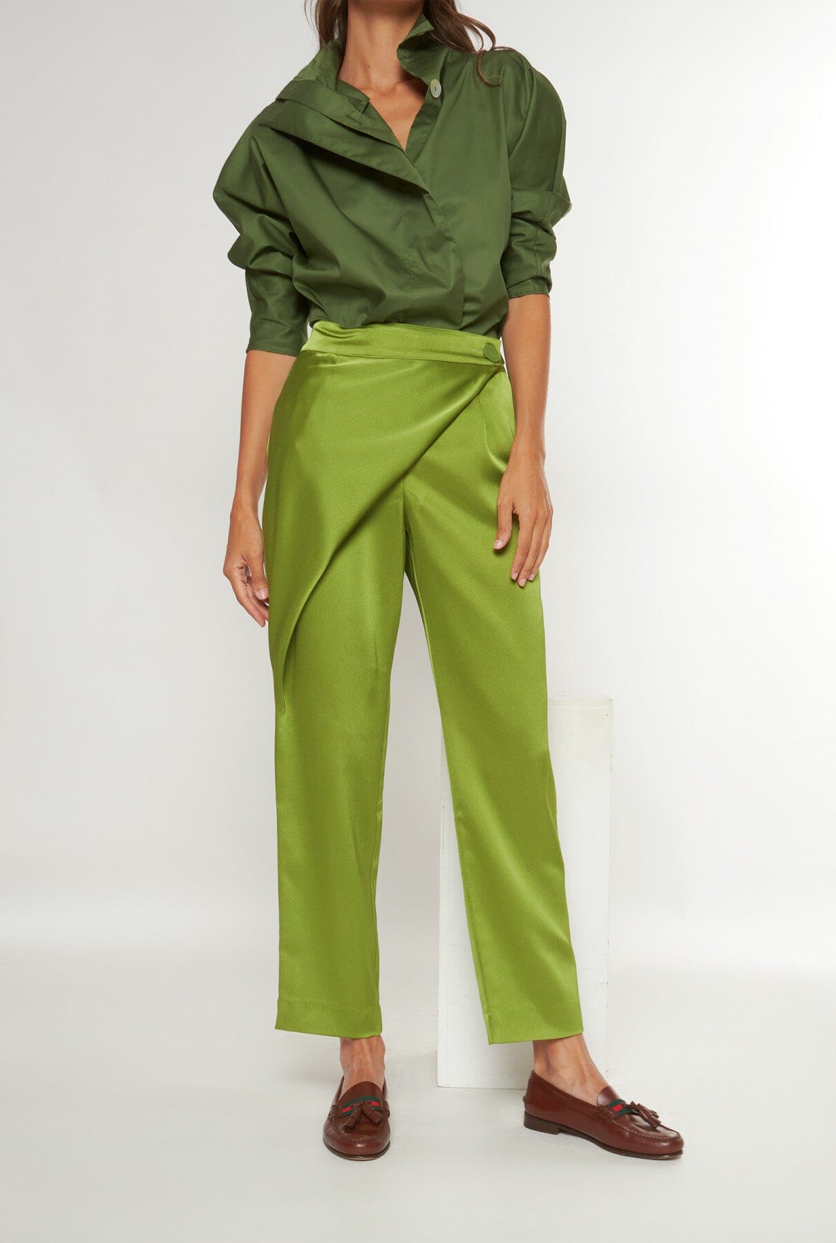 Mantalon for Es Fascinante: Pea Green (PRE-SALE) Trousers Mantalon