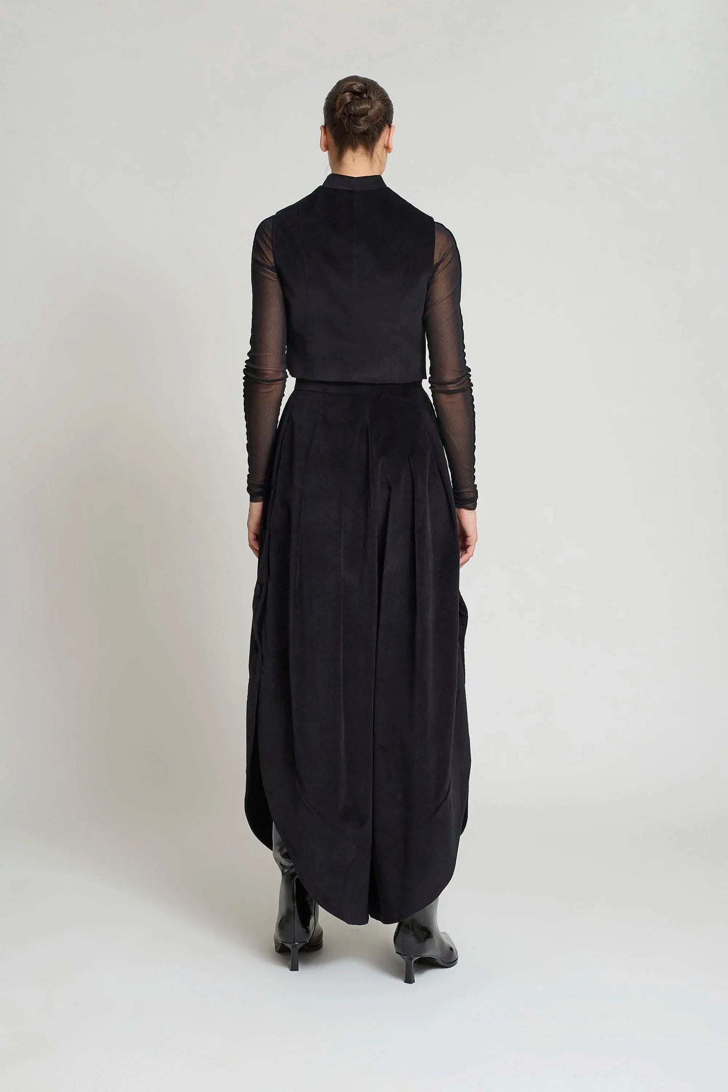 PANTALON TULIPAN NEGRO Trousers Zaitegui Studio