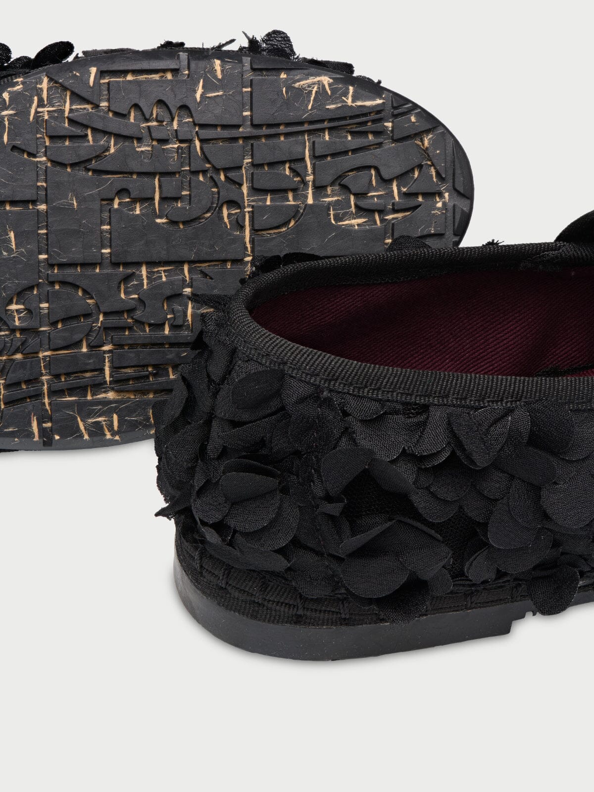 Pierre Lotus Black Pierre Flabelus