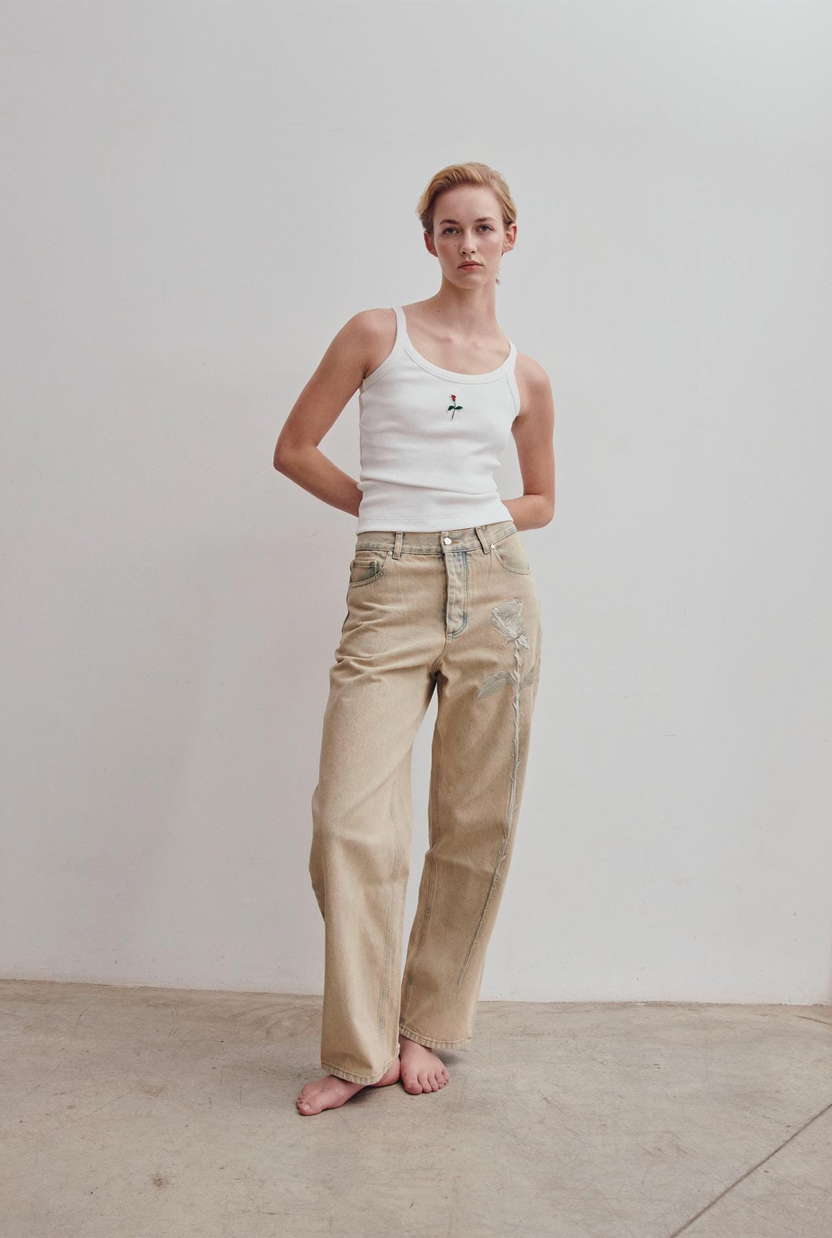 THE BEIGE ROSE JEANS LIMITED EDITION Trousers Ynes Suelves