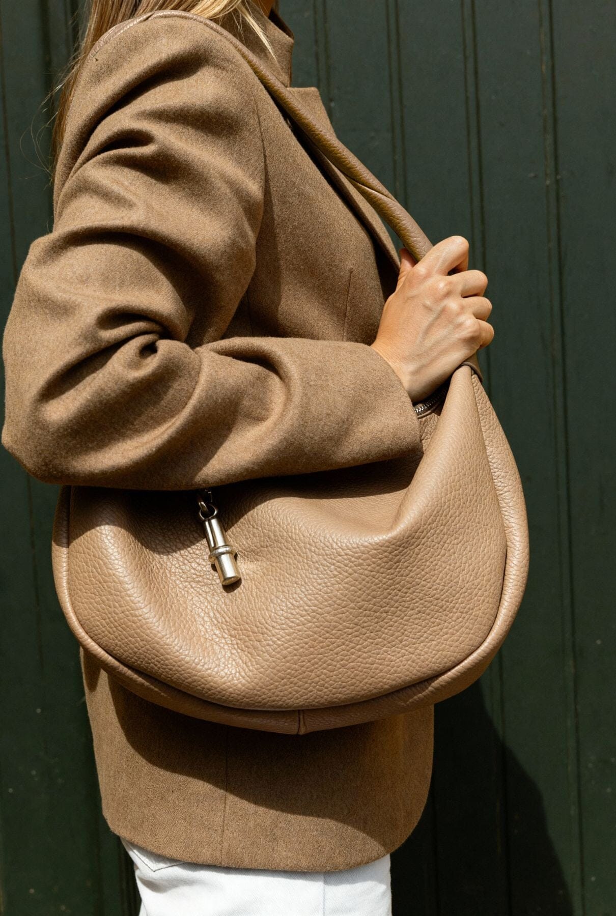 The MAXI GONDOLA Bag. Piel vacuno color TAUPE Shoulder bags The Bag Lab
