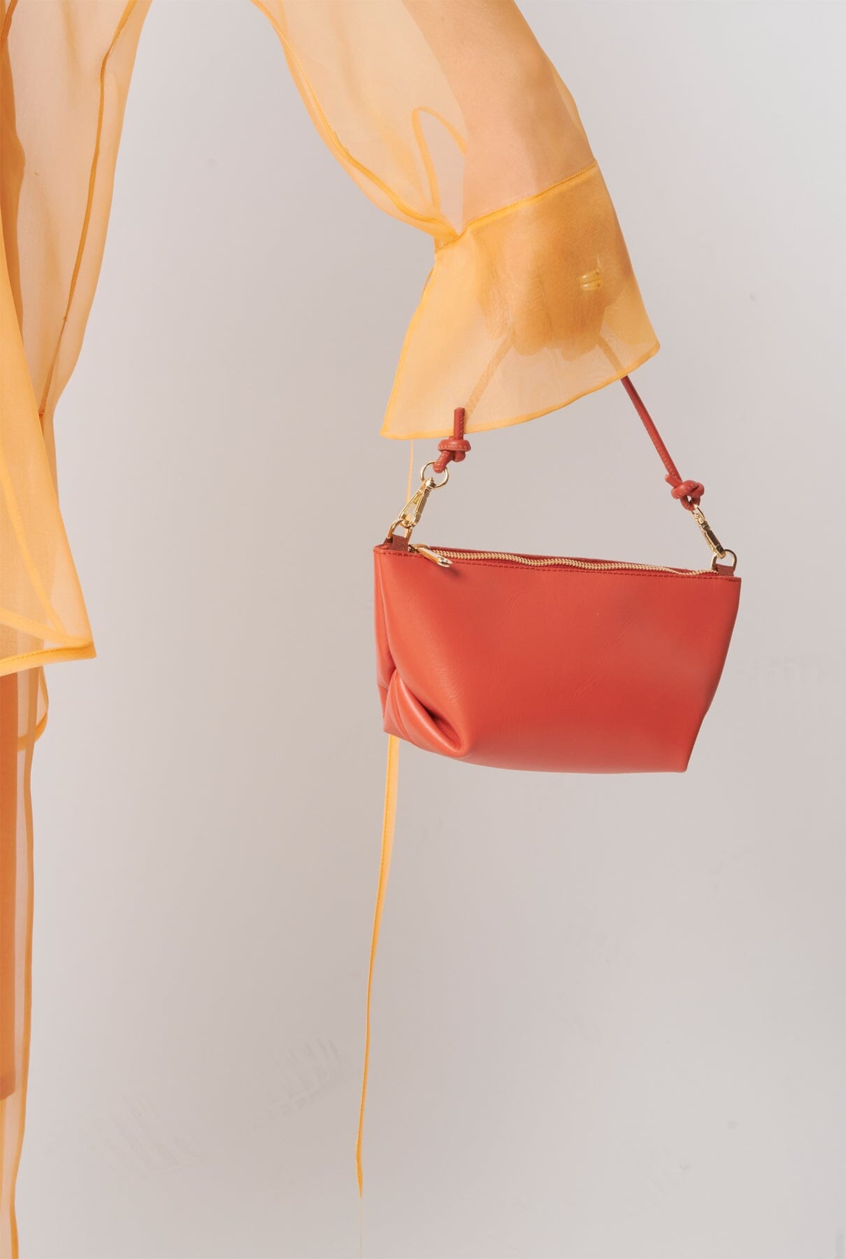 The MINI MARINA bag. Piel vacuno color CORAL Shoulder bags The Bag Lab