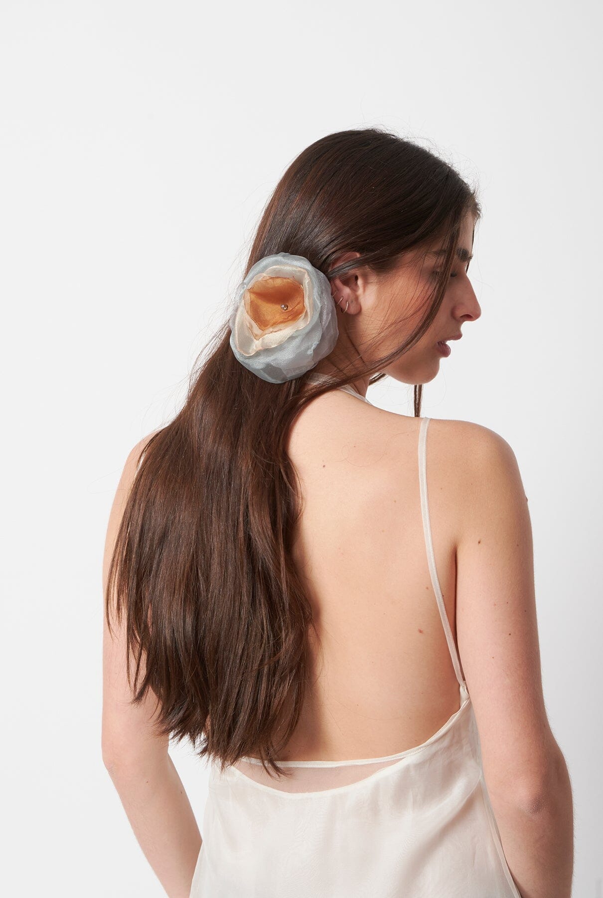 TOCADO BROCHE FLOR DE ORGANZA BLUE Ornaments Coterelle