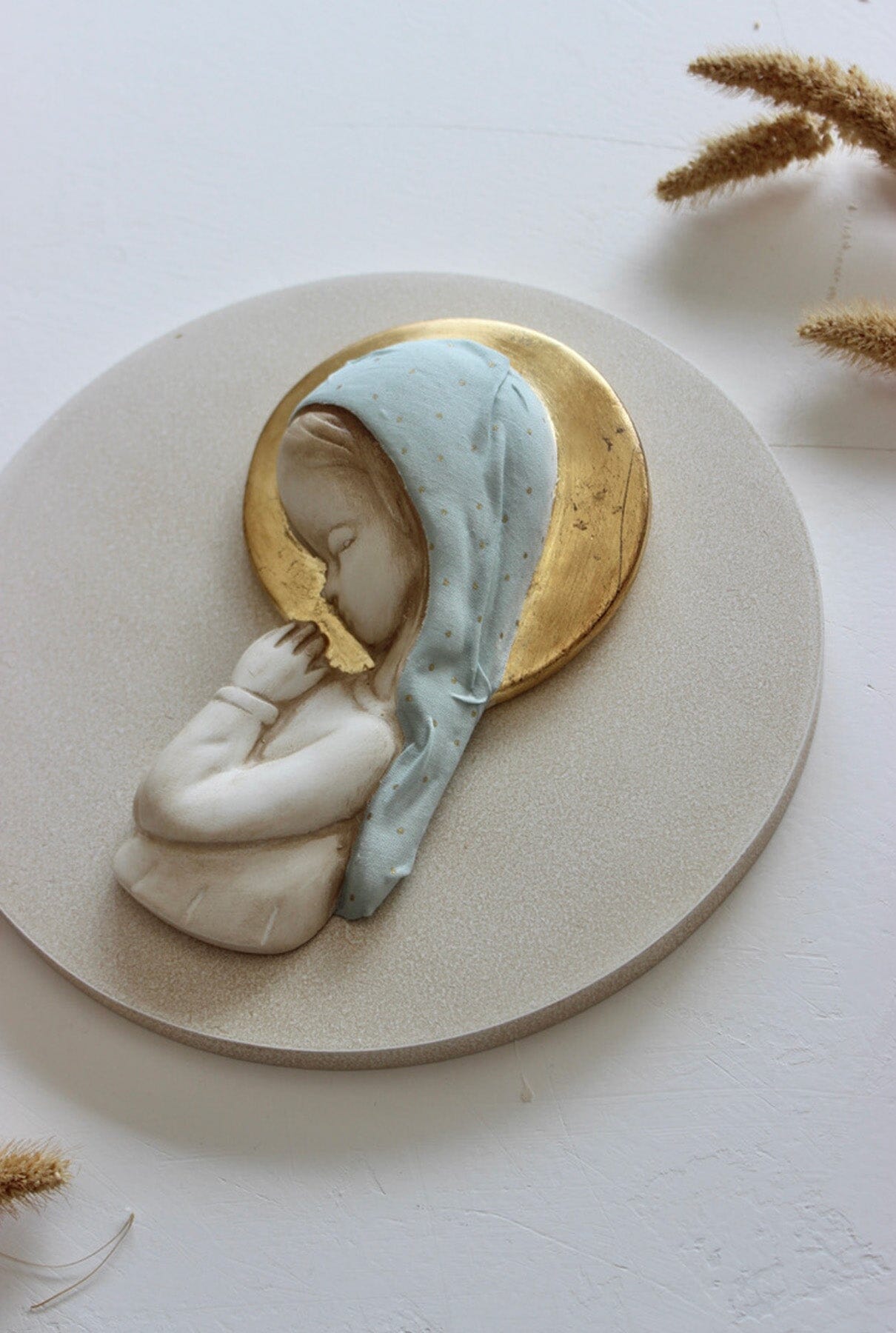 Virgen niña dots verde con corona en pan de oro Kids Accessories Mezzetta Kids