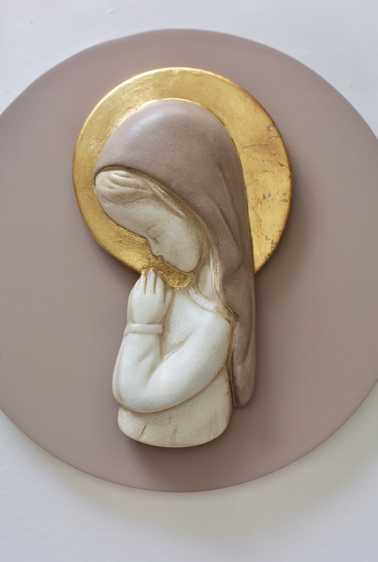 Virgen niña extra talco con corona en pan de oro Kids Accessories Mezzetta Kids