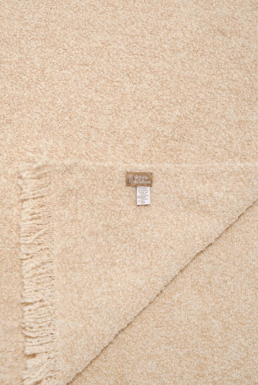 Baby alpaca bouclé blanket beige colour Foulards & Scarves Victoria de Talhora