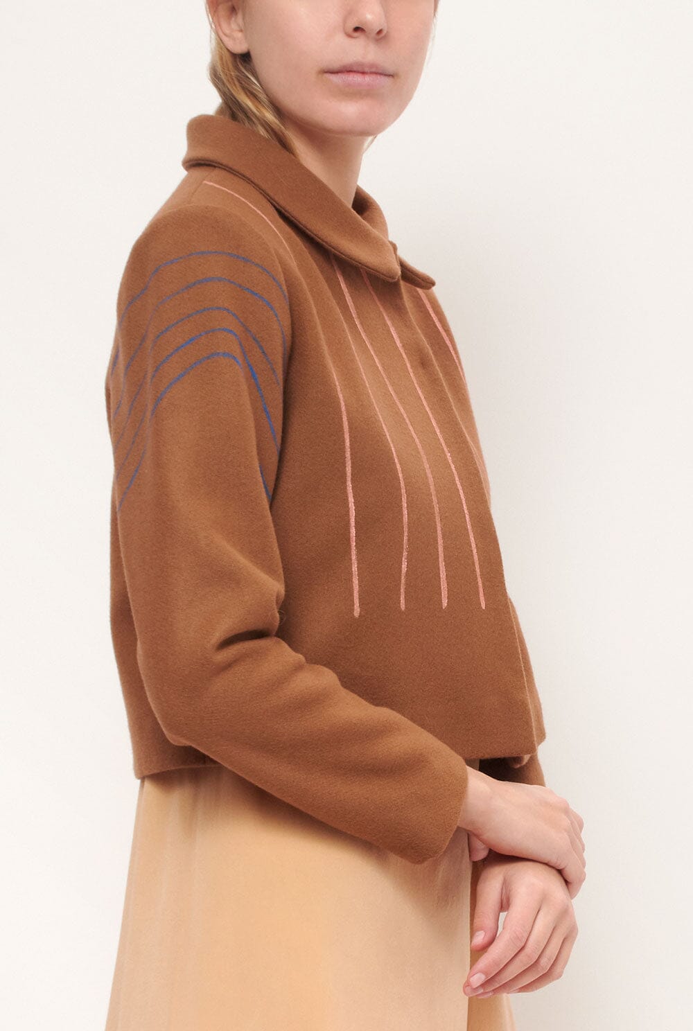 Chaqueta líneas pintadas Jackets Luciana Estudio