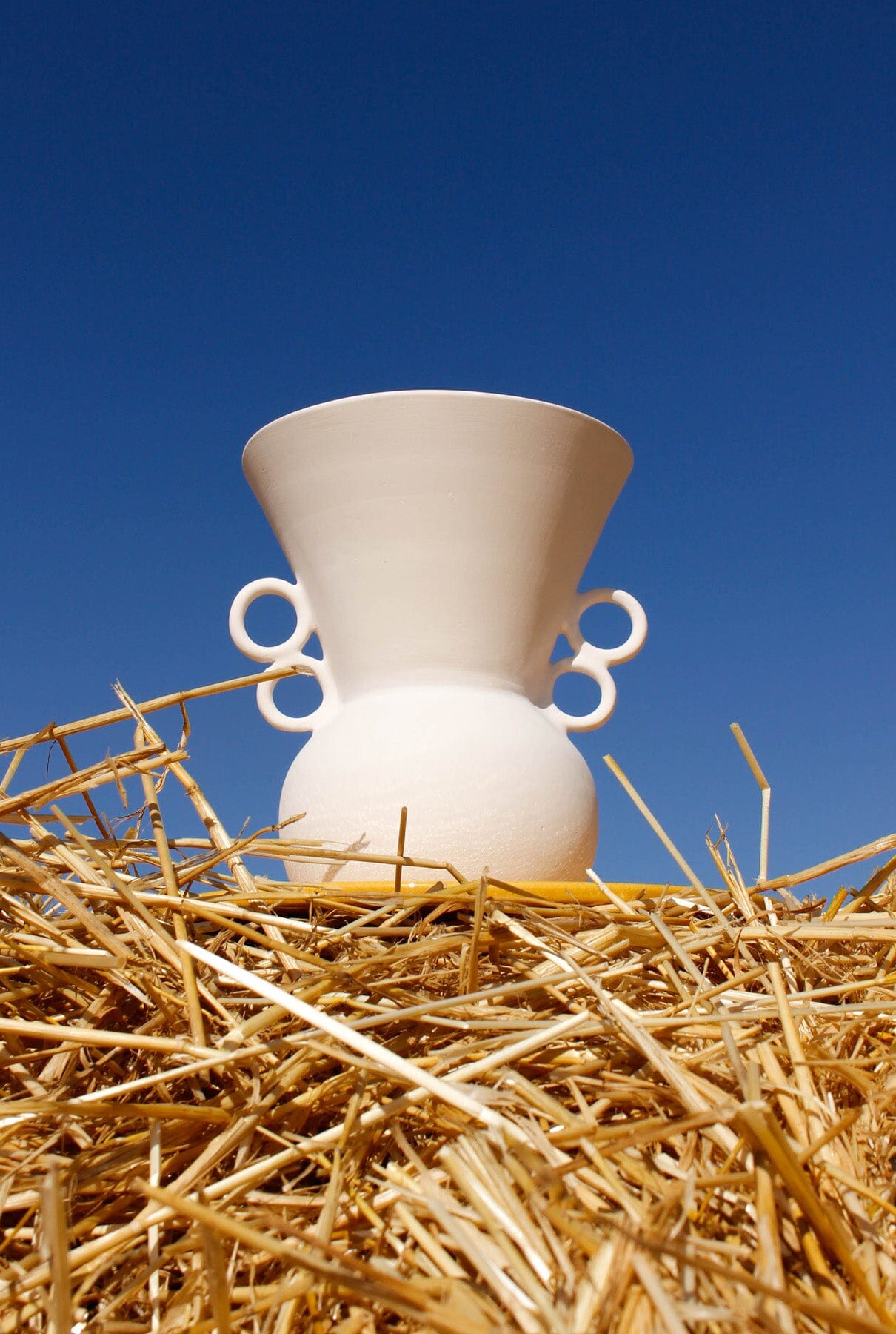 Jarrón OVO blanco y dorado Vases INMA PEROLI