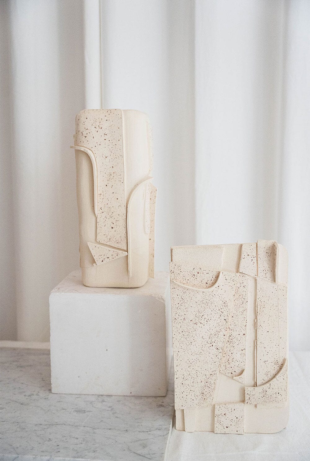 Tótem Terra y fang Vases Adriana Cabello