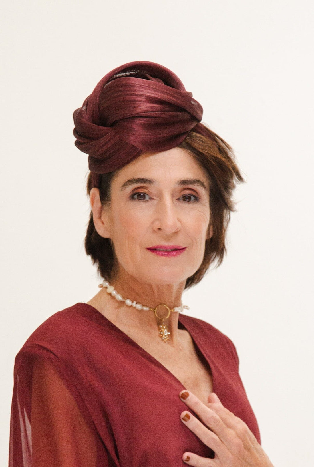 Protocol for guest headdresses, we review it