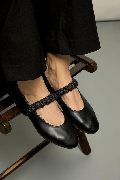 Charlie Ballet Flats in Black Leather