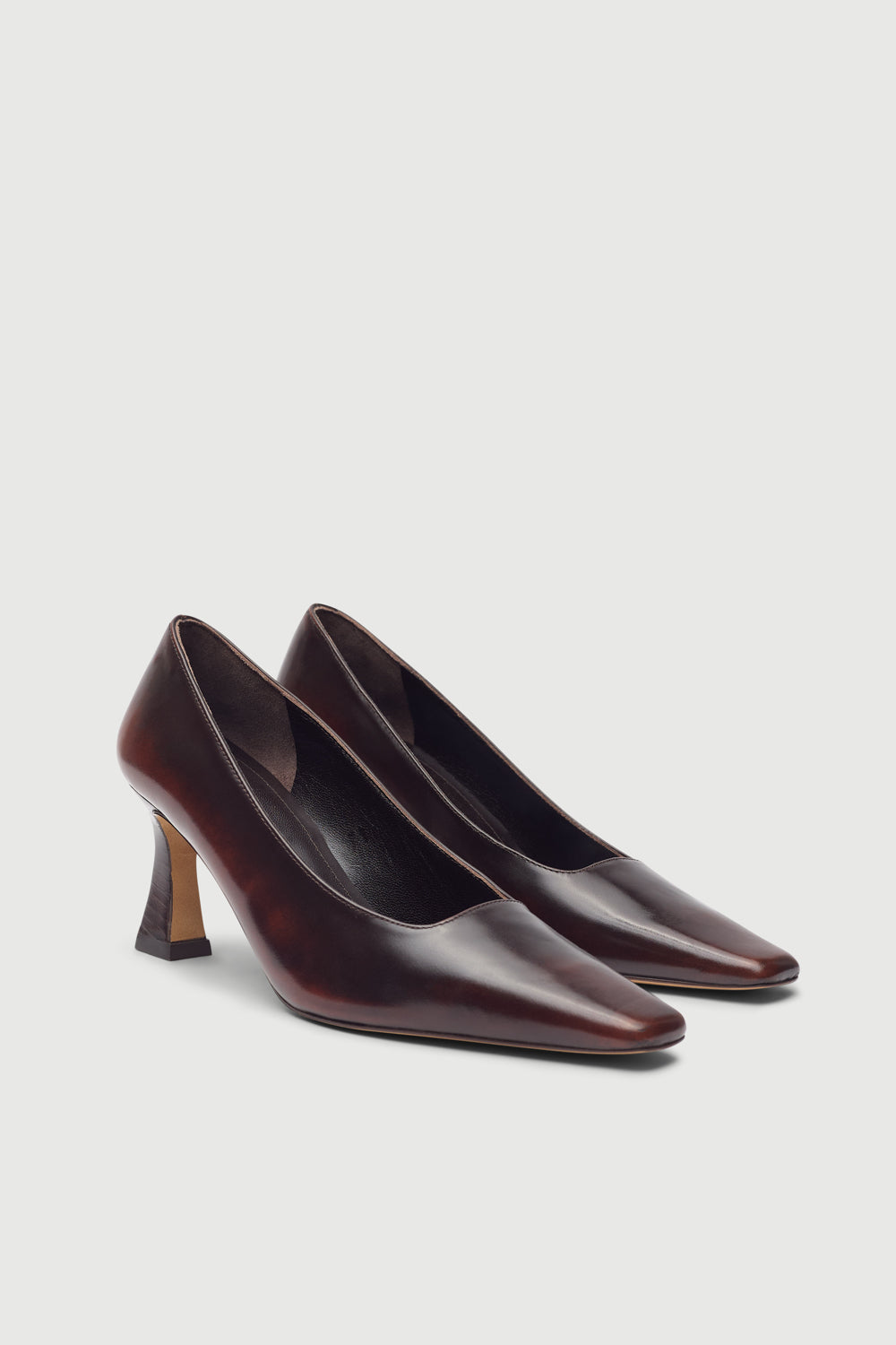 Petra Pumps in Brown Leather