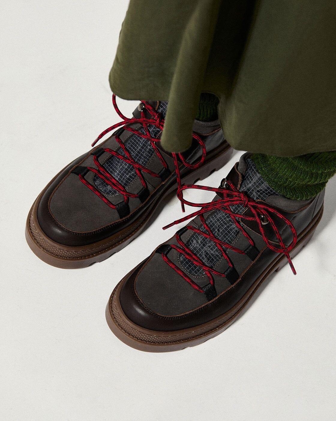 ABRA MARRON OSCURO CUADROS Naguisa 