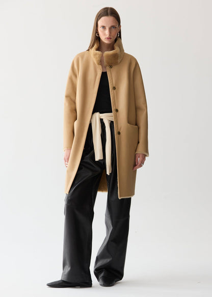 Abrigo de pelo con cuello alto piel Miguel Marinero 