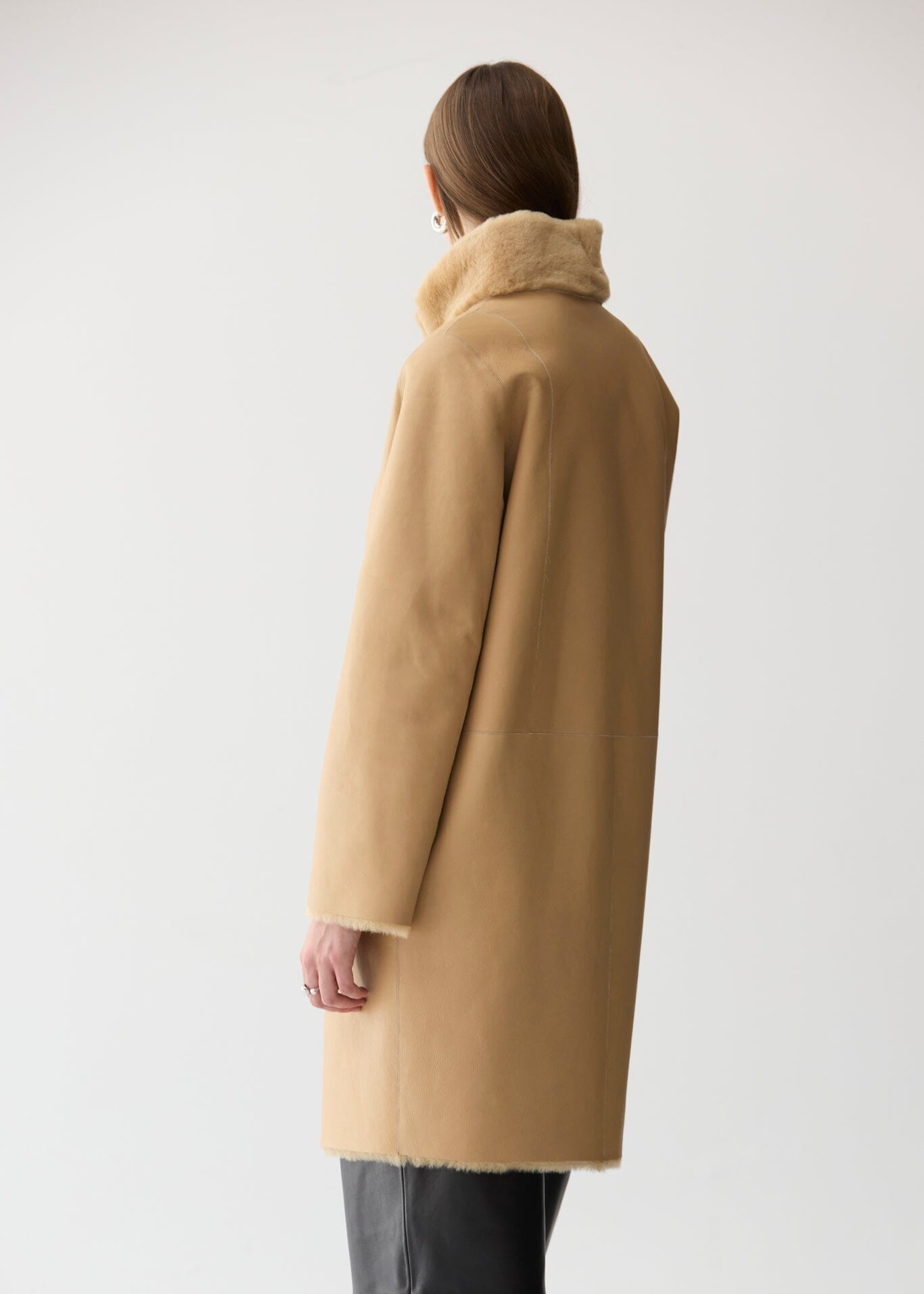 Abrigo de pelo con cuello alto piel Miguel Marinero 