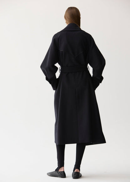 Abrigo largo envolvente cinturón azul Miguel Marinero 