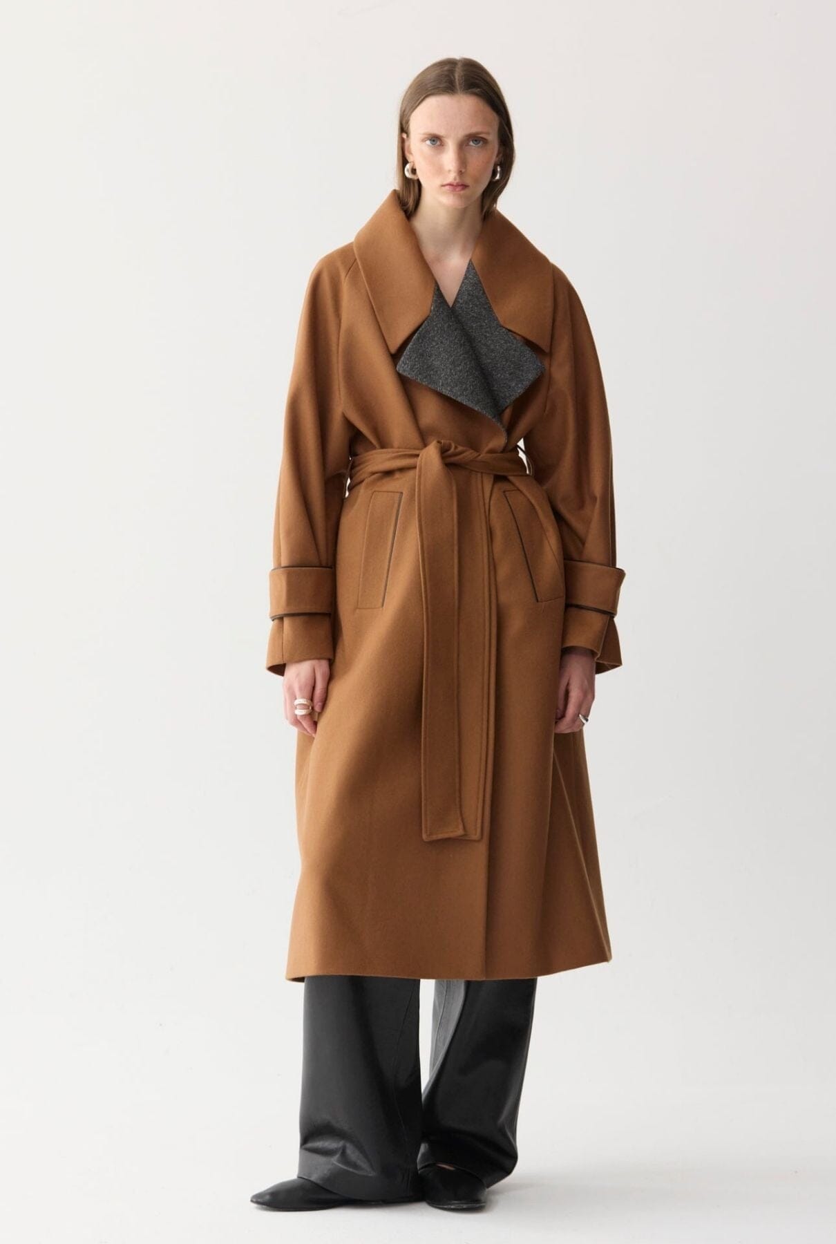 Abrigo largo envolvente cinturón Coats Miguel Marinero 