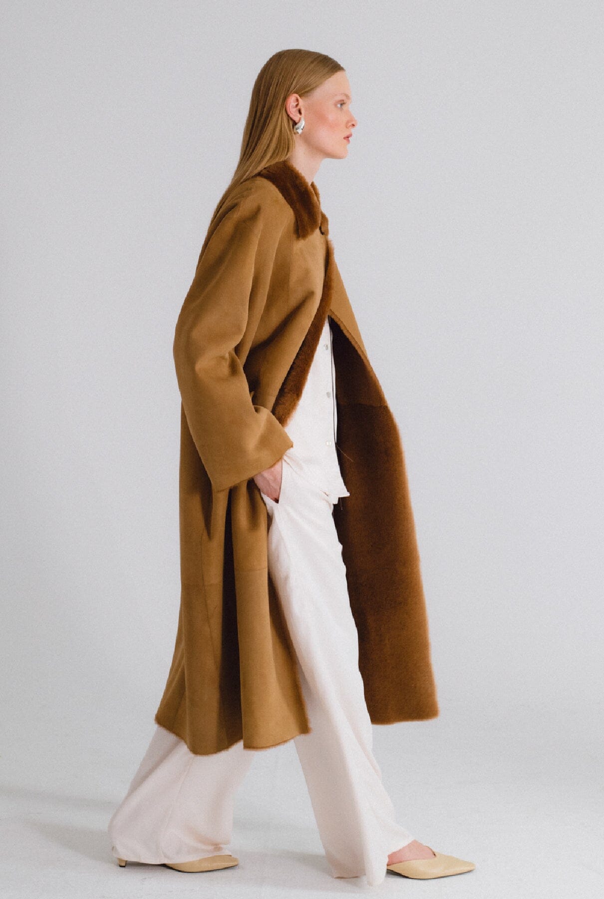 Abrigo maxi de pelo camel Coats Miguel Marinero 