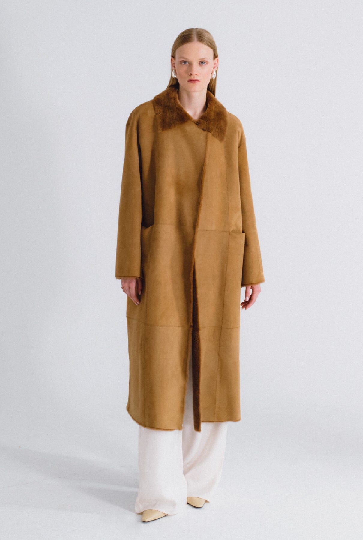 Abrigo maxi de pelo camel Coats Miguel Marinero 