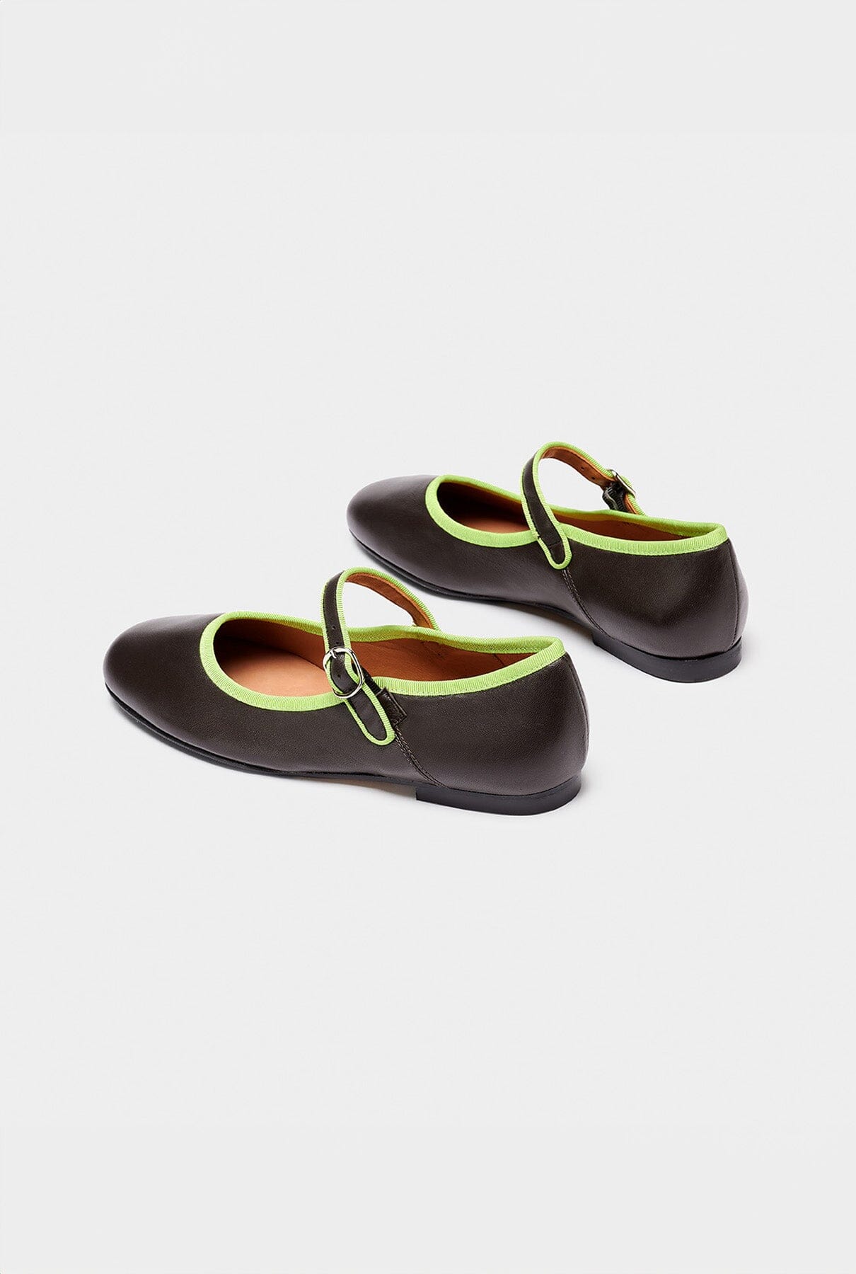 Adams Brown Flat shoes Naguisa 