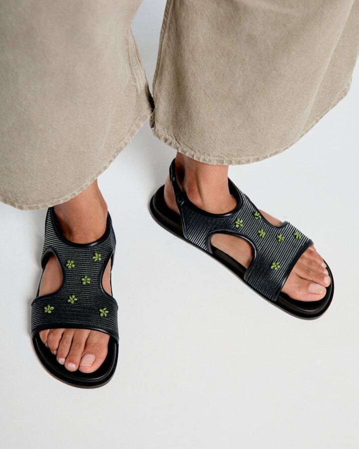 ADDAIA NEGRO MALLA-VERDE Flat sandals Naguisa 
