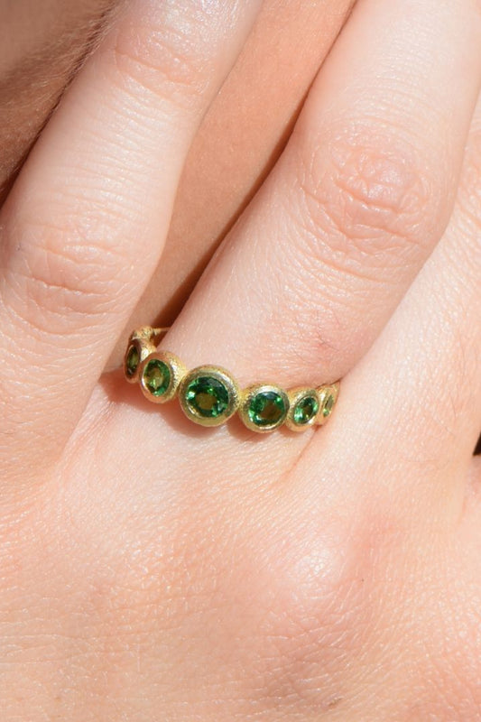 Anillo 9 Bubbles – Oro Amarillo 18k y Tsavoritas Rings Elena Carrera 