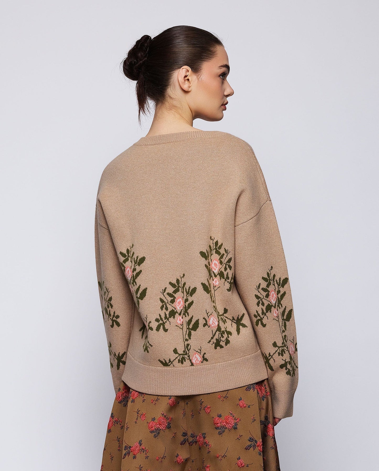Beige floral jacquard cashmere wool sweater Sweaters Mirto 