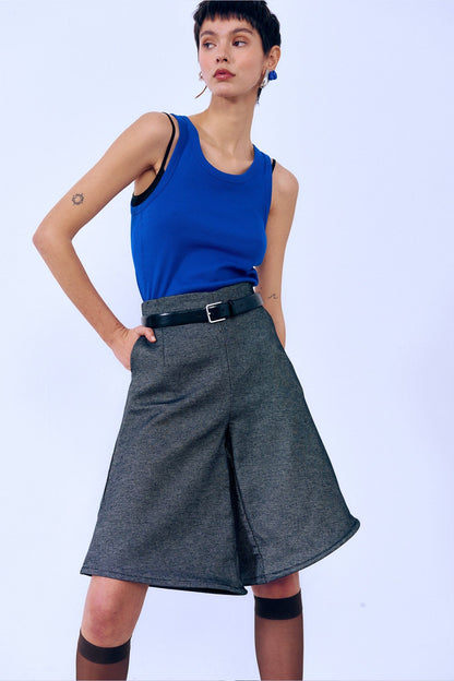 Bermuda estructurada negra Short E.R.A.X. 