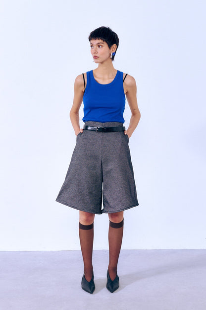 Bermuda estructurada negra Short E.R.A.X. 