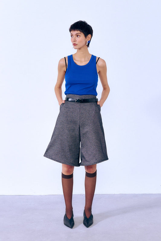 Bermuda estructurada negra Short E.R.A.X. 