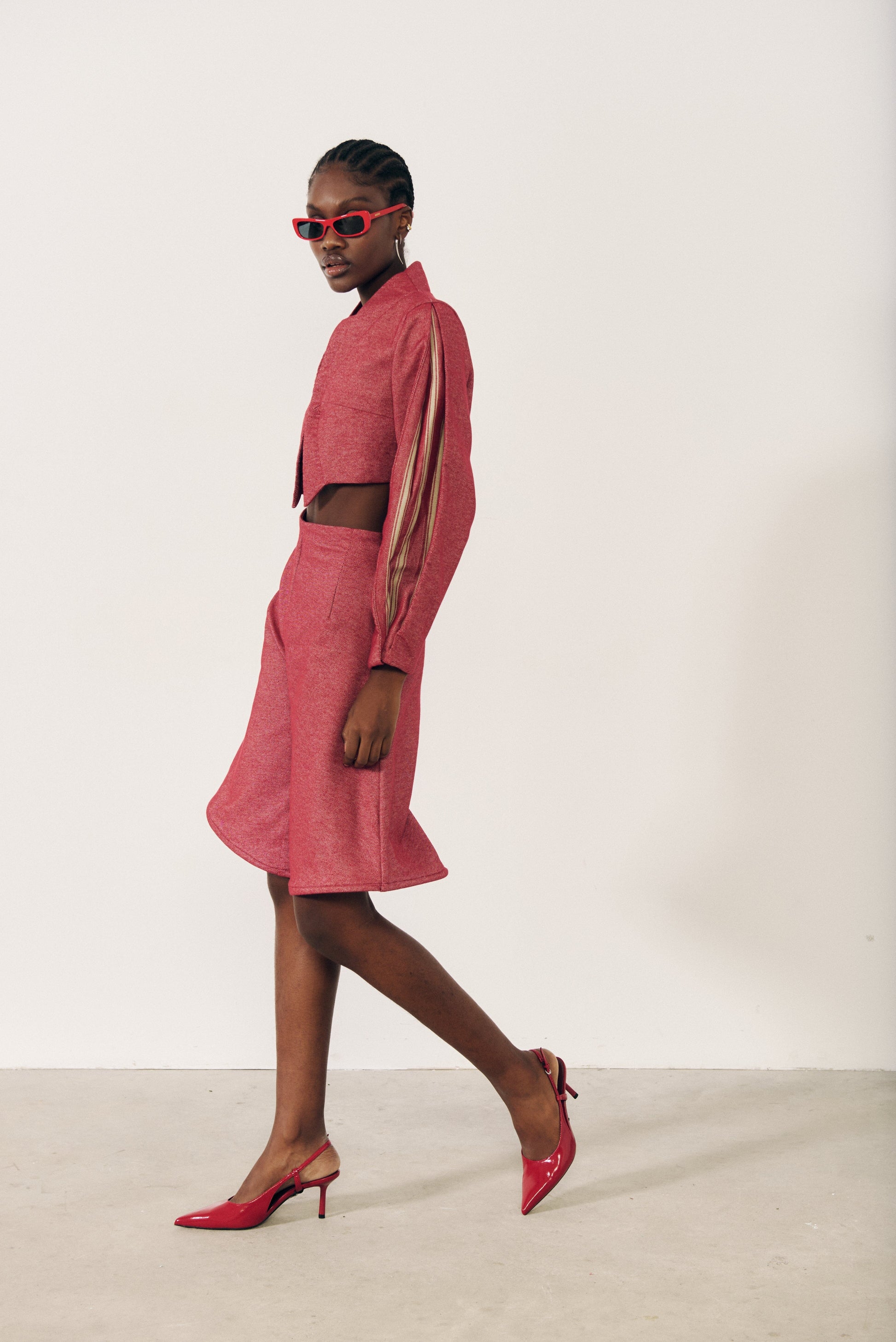 Bermuda estructurada roja Short E.R.A.X. 