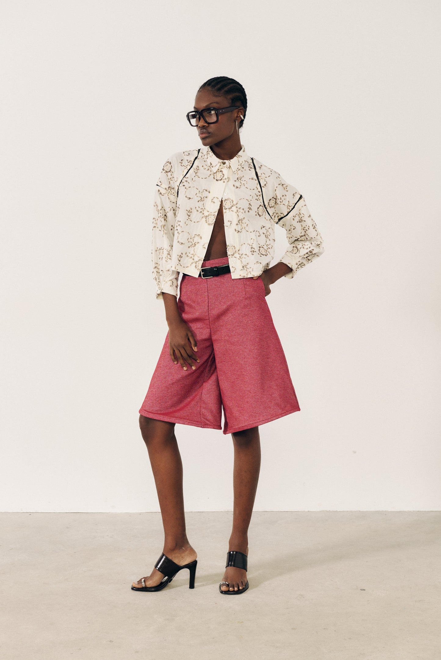 Bermuda estructurada roja Short E.R.A.X. 