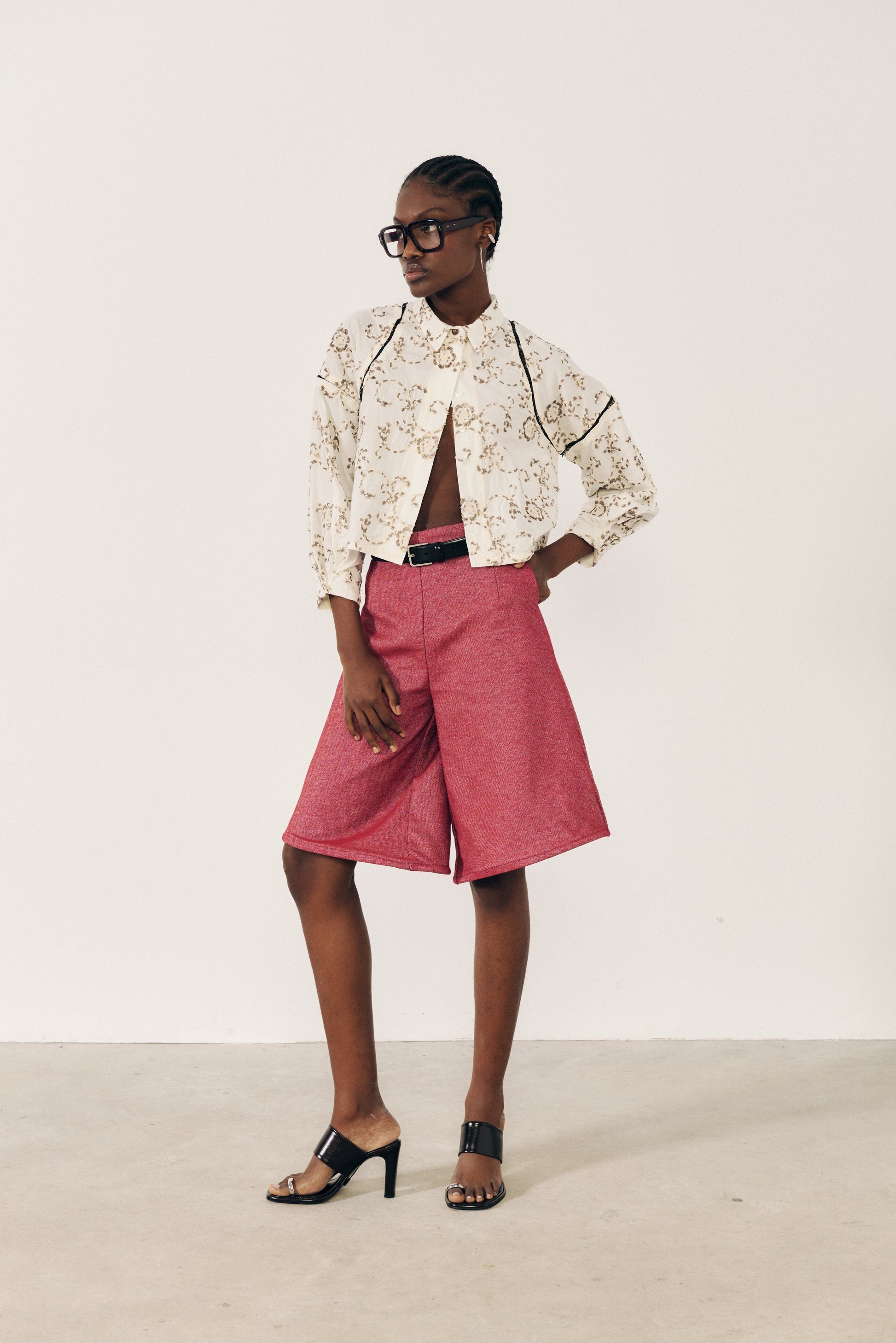 Bermuda estructurada roja Short E.R.A.X. 