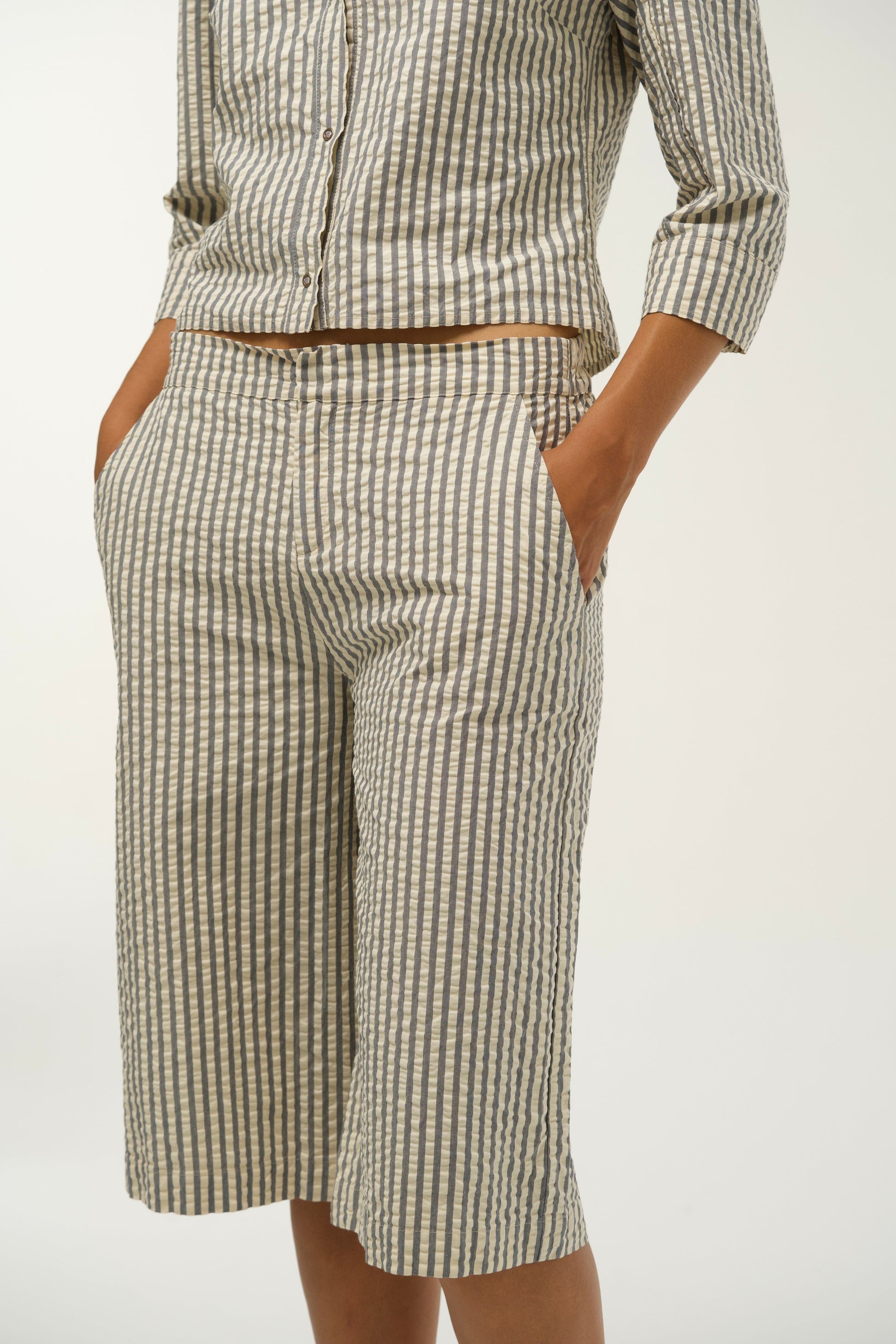 BERMUDA RAYA Trousers Commelle 