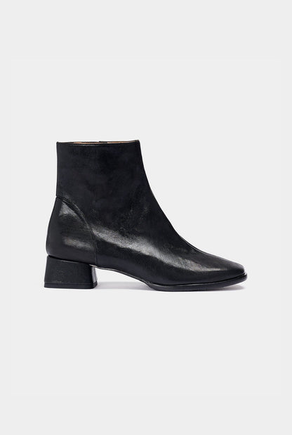 Bieldo Metallic Black Boots Naguisa 