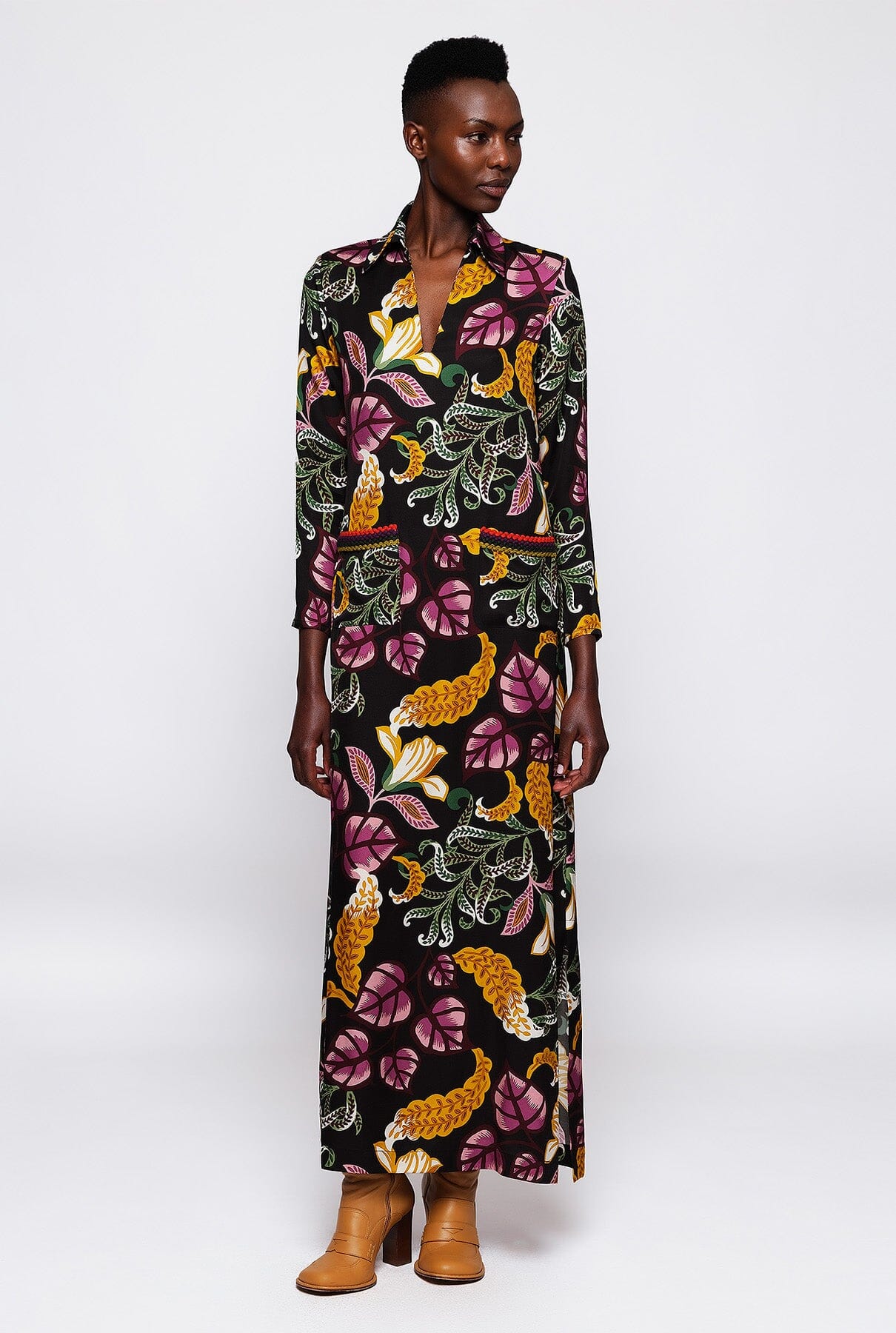 Black background floral print kaftan Dresses Mirto 