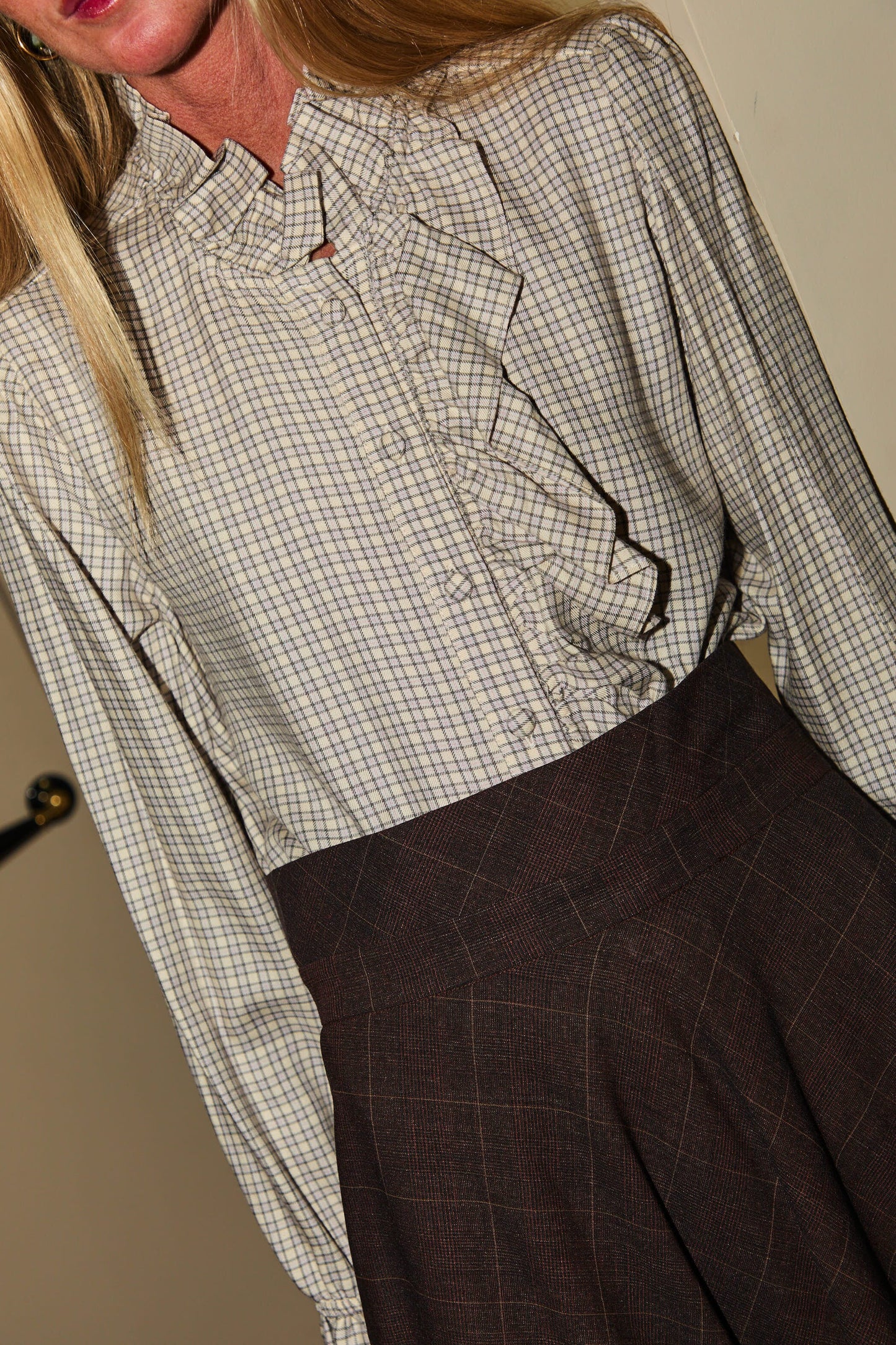 Blusa Alba Volantes Cuadros Gris y Rosa Shirts & Blouses IPA BRAND 