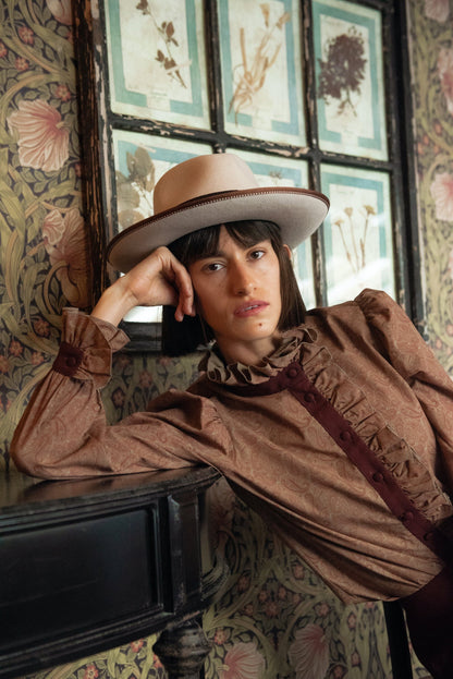 Blusa Eiger Burdeos Volante IPA BRAND 