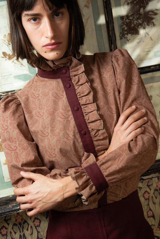 Blusa Eiger Burdeos Volante IPA BRAND 